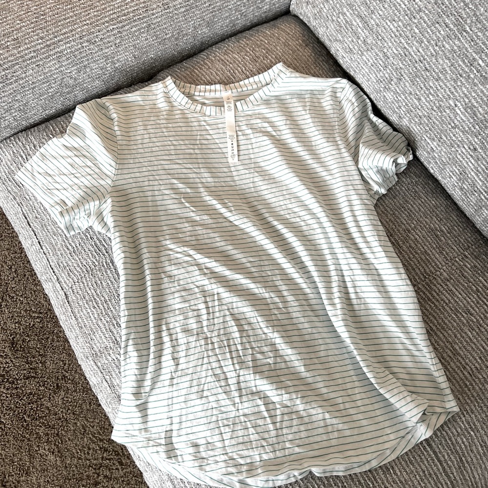 Lululemon T-shirt